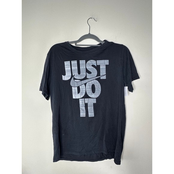 The nike tee - Picture 1 of 4